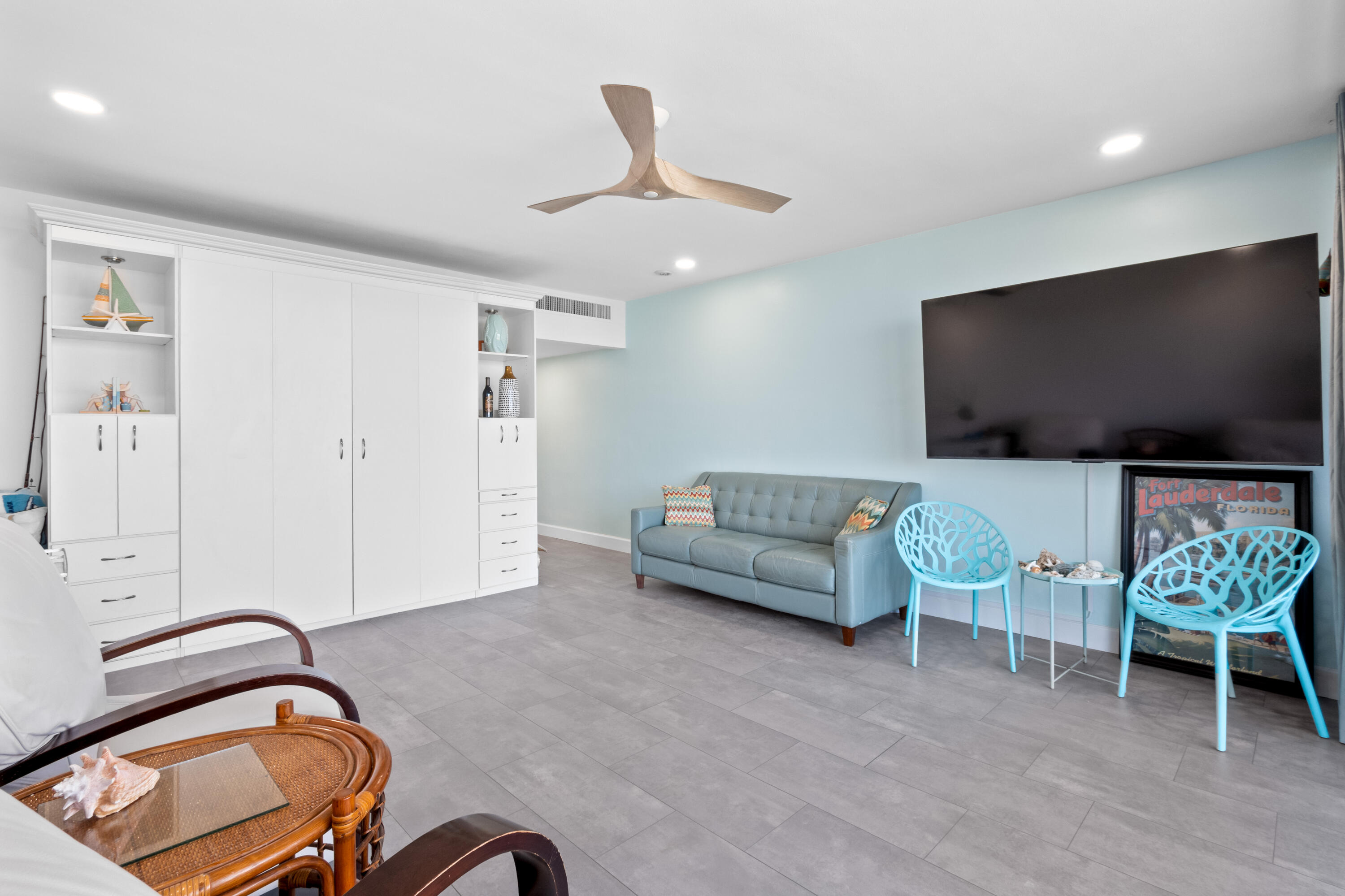 HILLSBORO SHORES EXECUTIVE - Residential