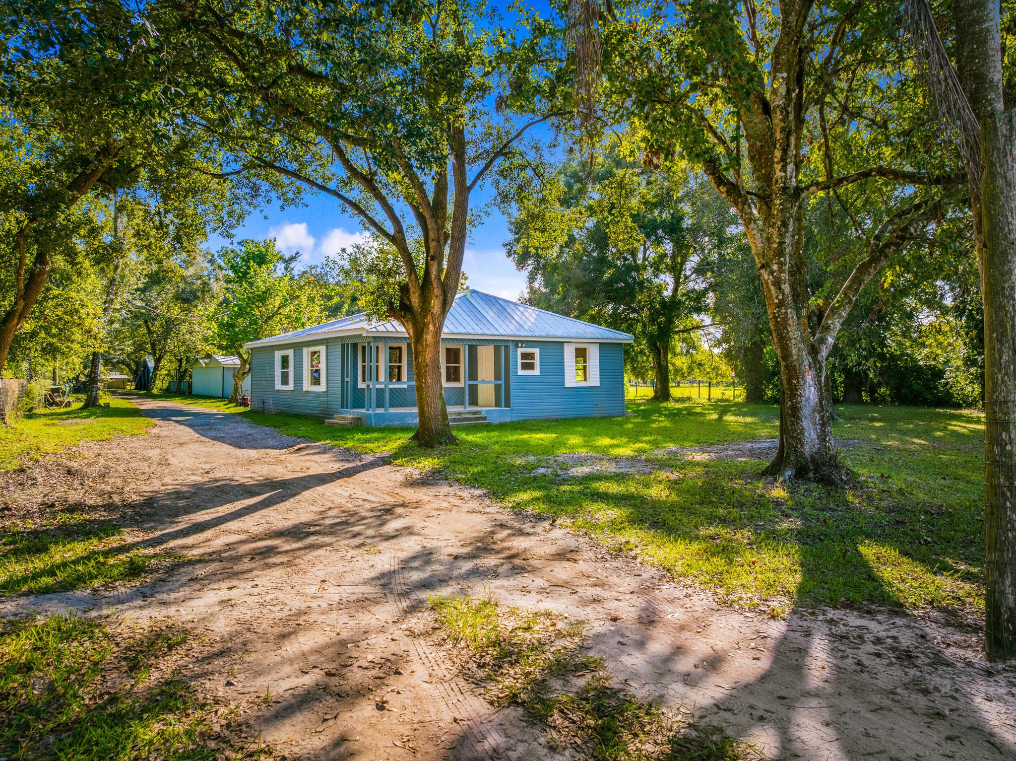 OKEECHOBEE LITTLE FARMS - Residential