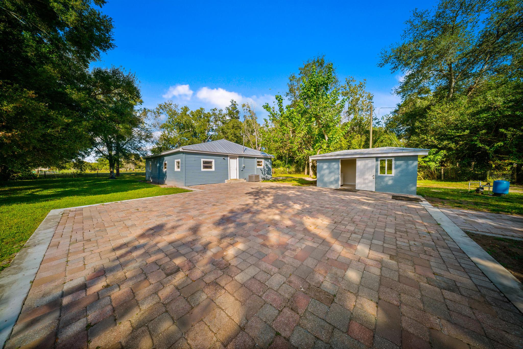 OKEECHOBEE LITTLE FARMS - Residential