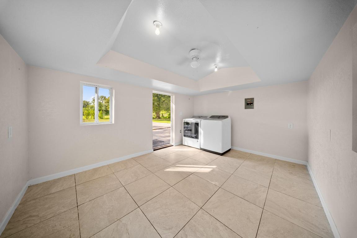 OKEECHOBEE LITTLE FARMS - Residential