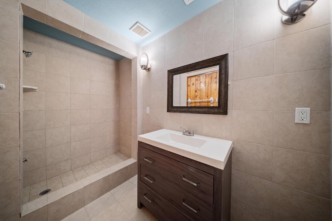 OKEECHOBEE LITTLE FARMS - Residential