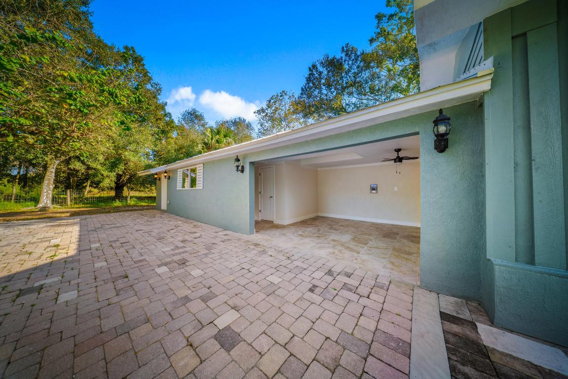 OKEECHOBEE LITTLE FARMS - Residential