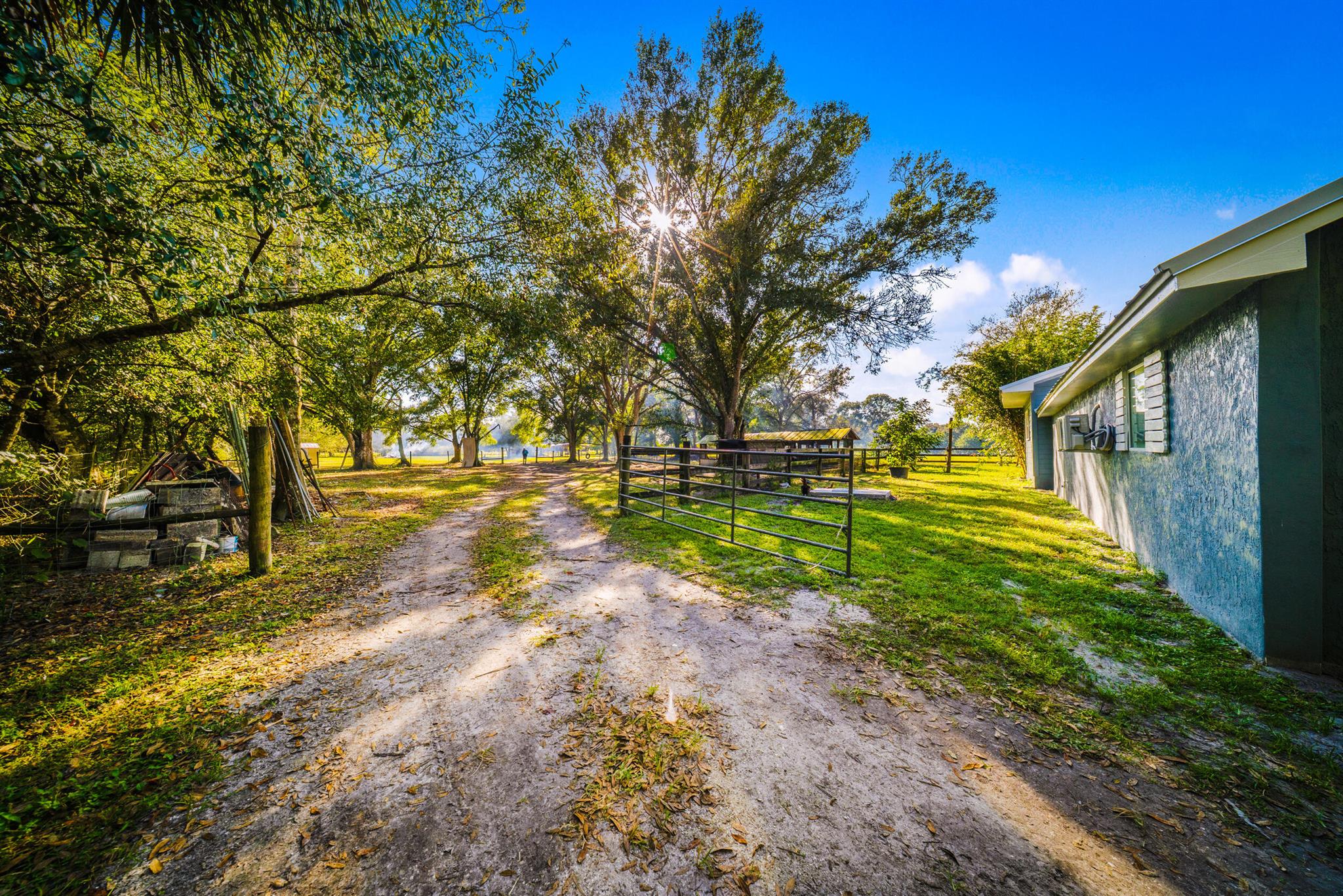 OKEECHOBEE LITTLE FARMS - Residential