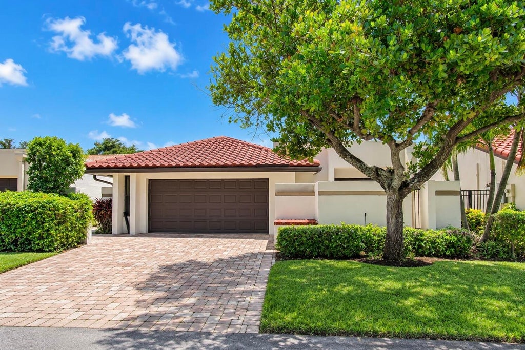 Photo of 21460 LAGUNA Drive, Boca Raton, FL 33433 (MLS # B26073737)