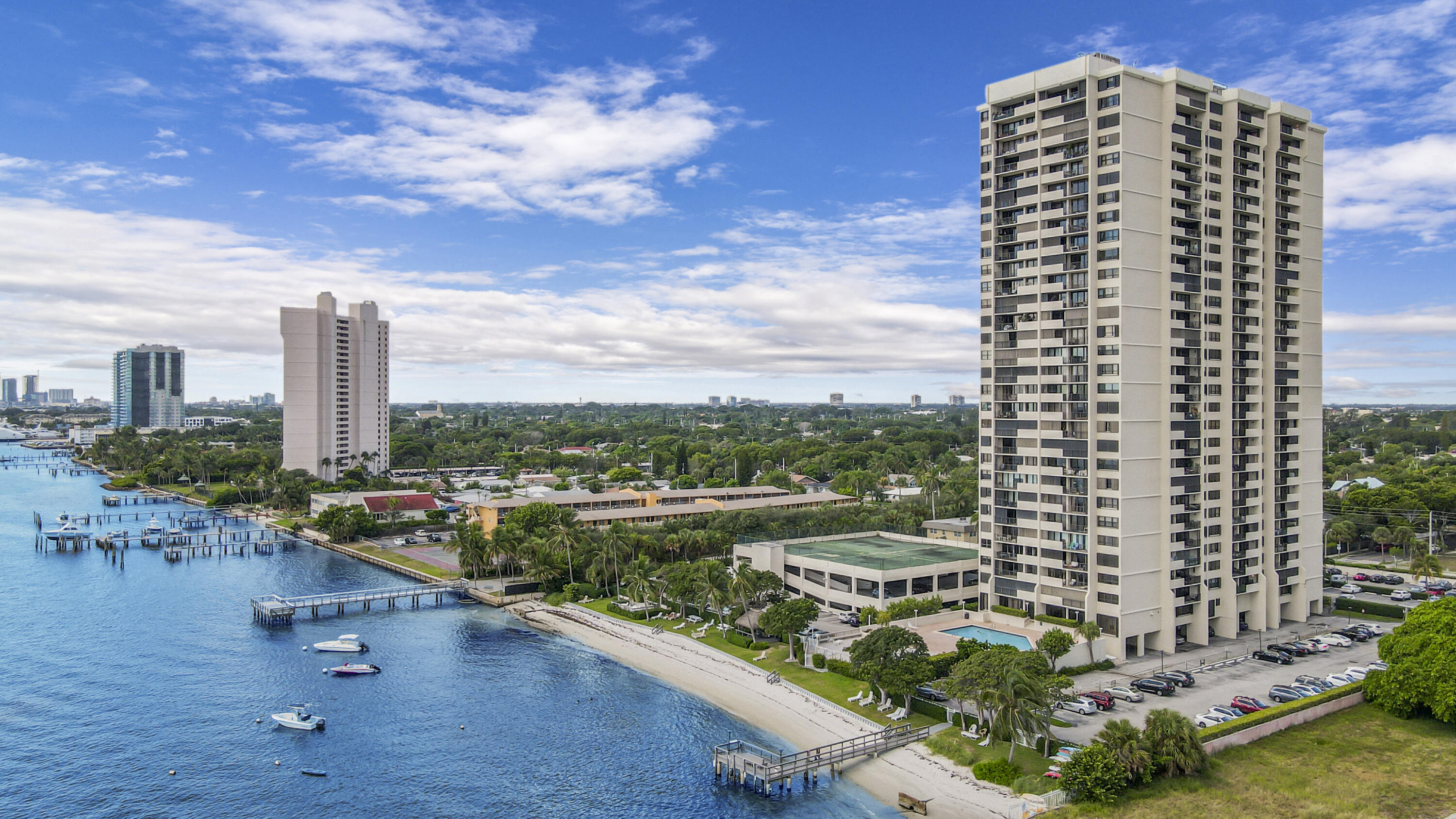 PALM BEACH HOUSE CONDO - Residential
