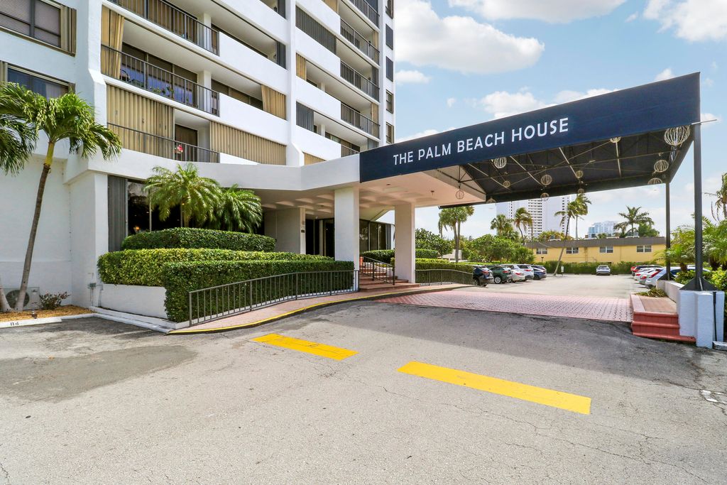 Photo of 5600 N Flagler Drive #Ph103, West Palm Beach, FL 33407 (MLS # R11169830)