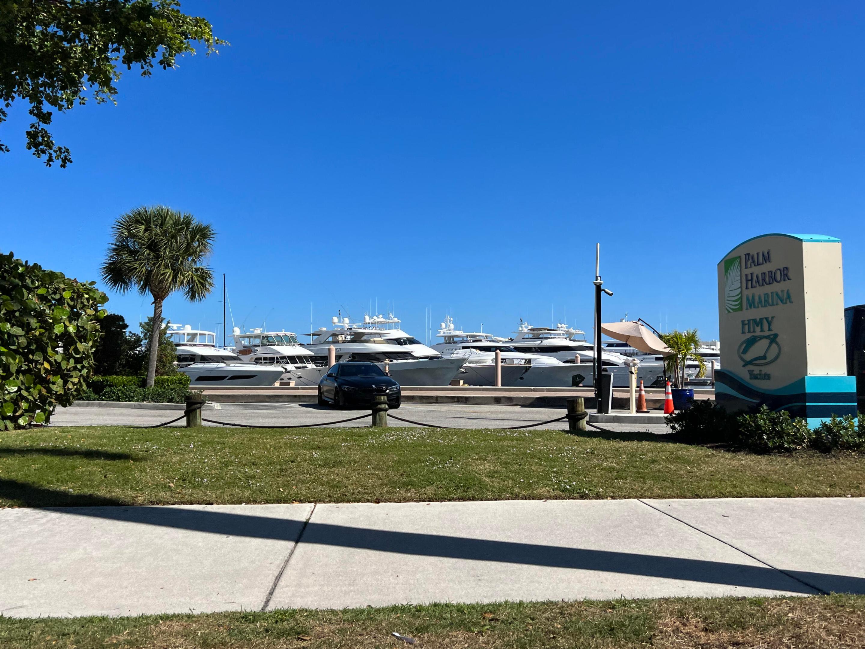PALM BEACH HOUSE CONDO - Residential