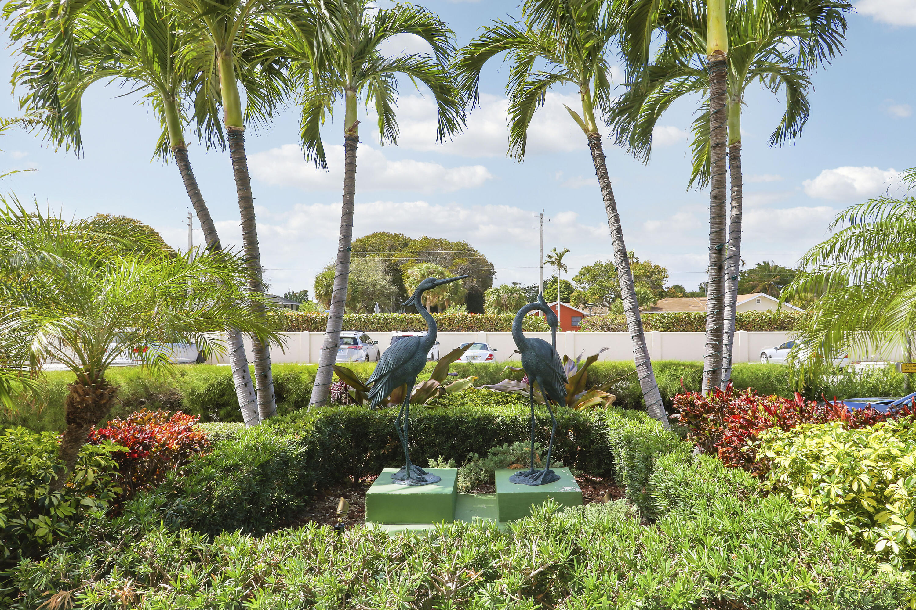 PALM BEACH HOUSE CONDO - Residential