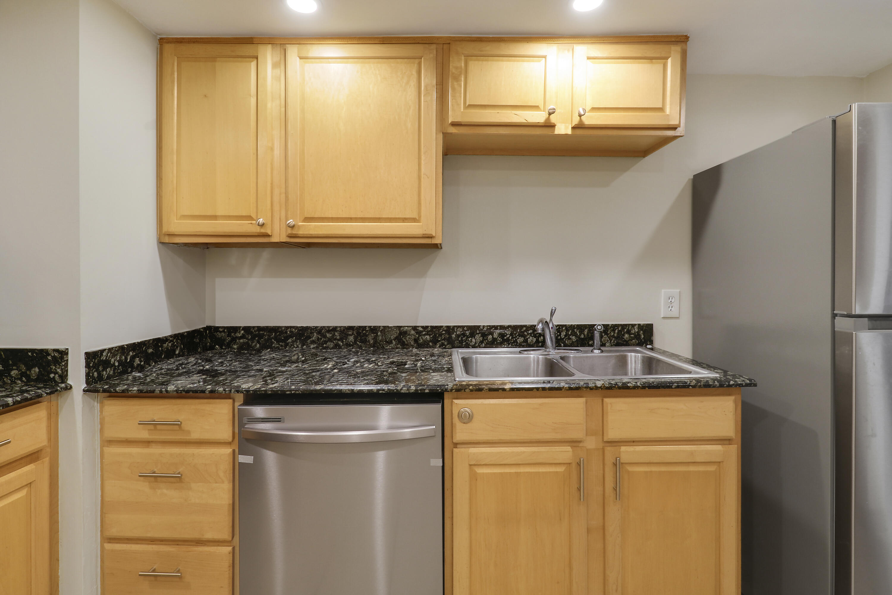 PALM BEACH HOUSE CONDO - Residential