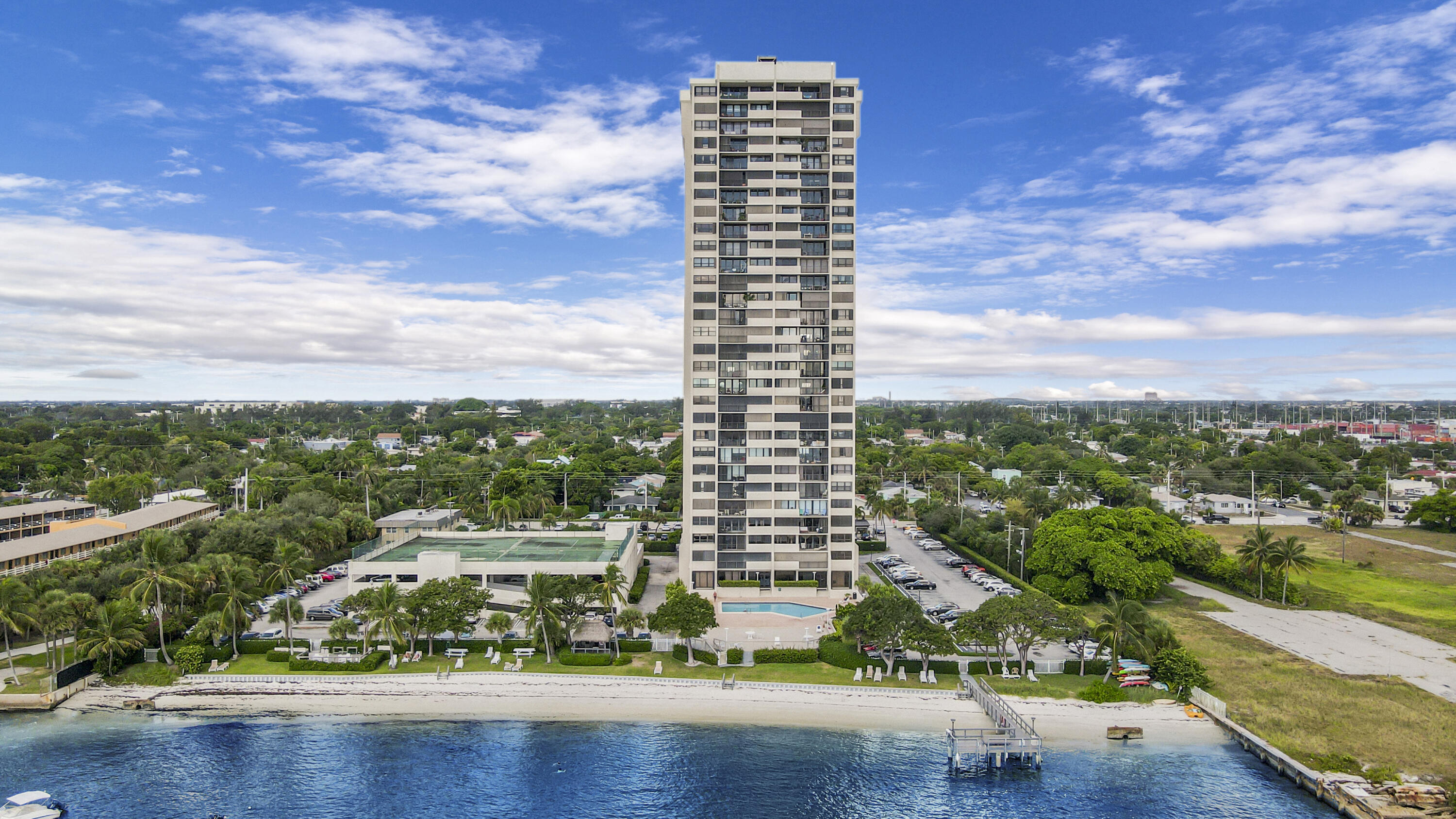 PALM BEACH HOUSE CONDO - Residential