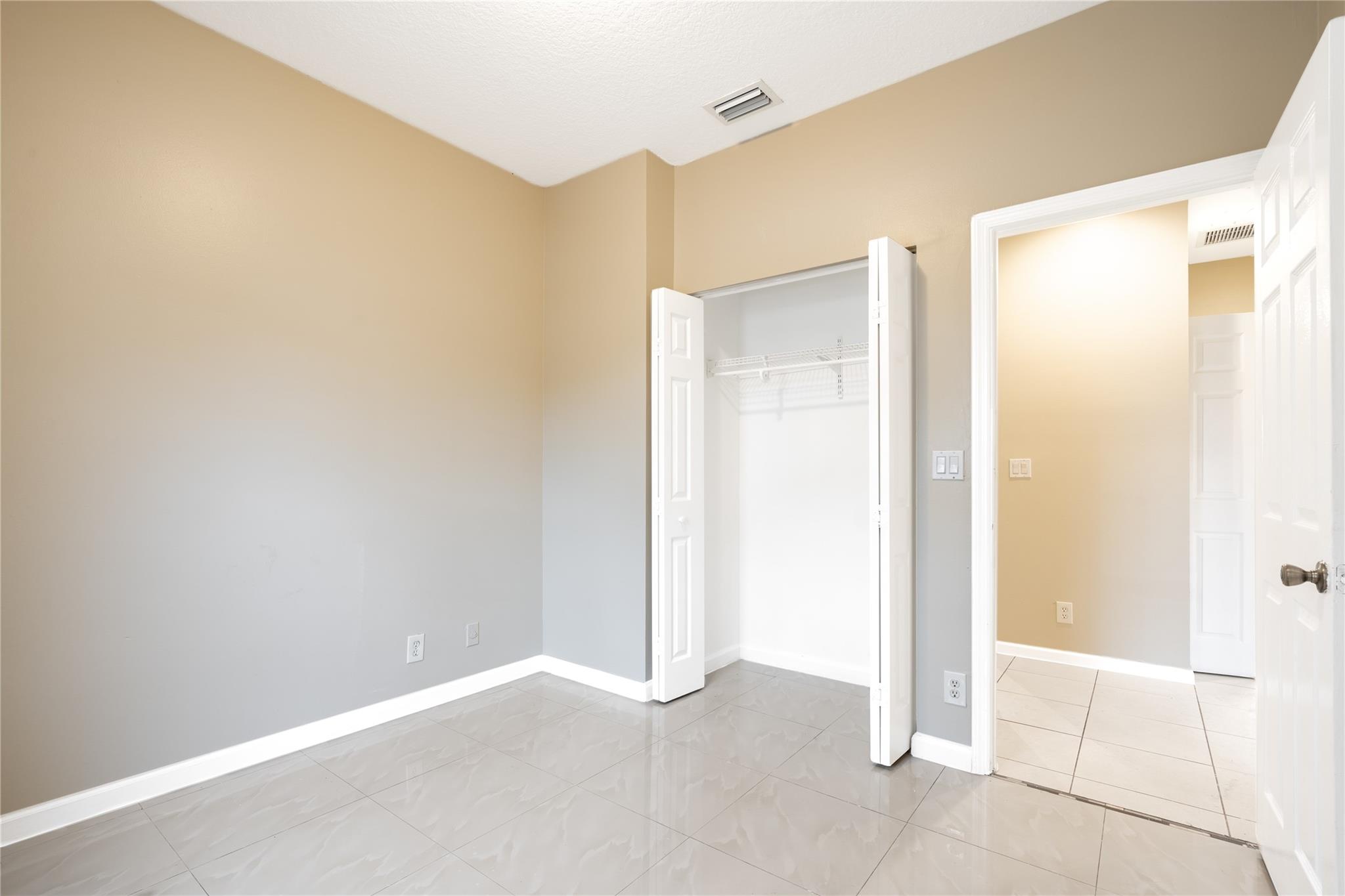 Fords Manor 19-34 B - Residential Lease