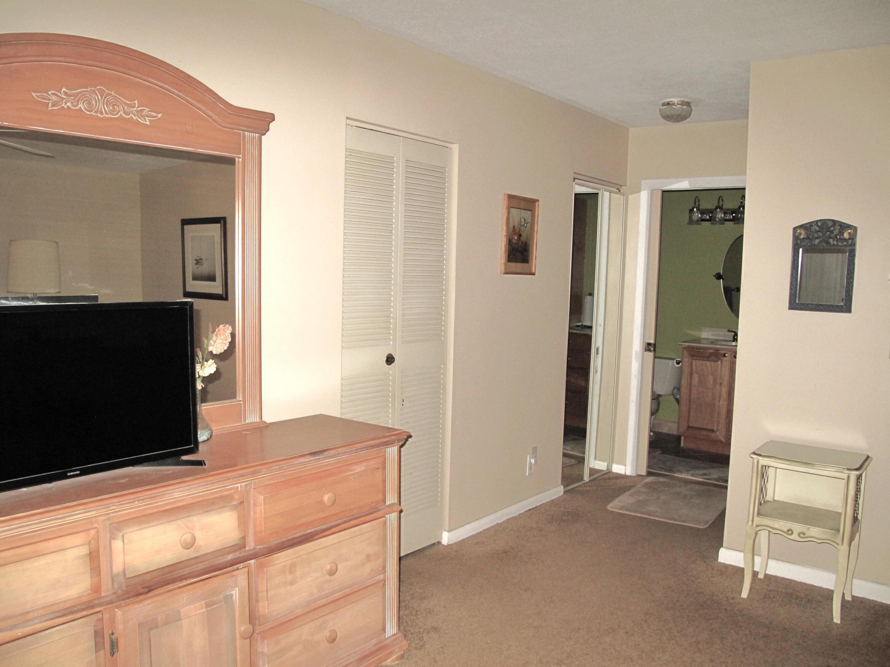 HIGH POINT OF DELRAY SEC 6 CONDO - Residential