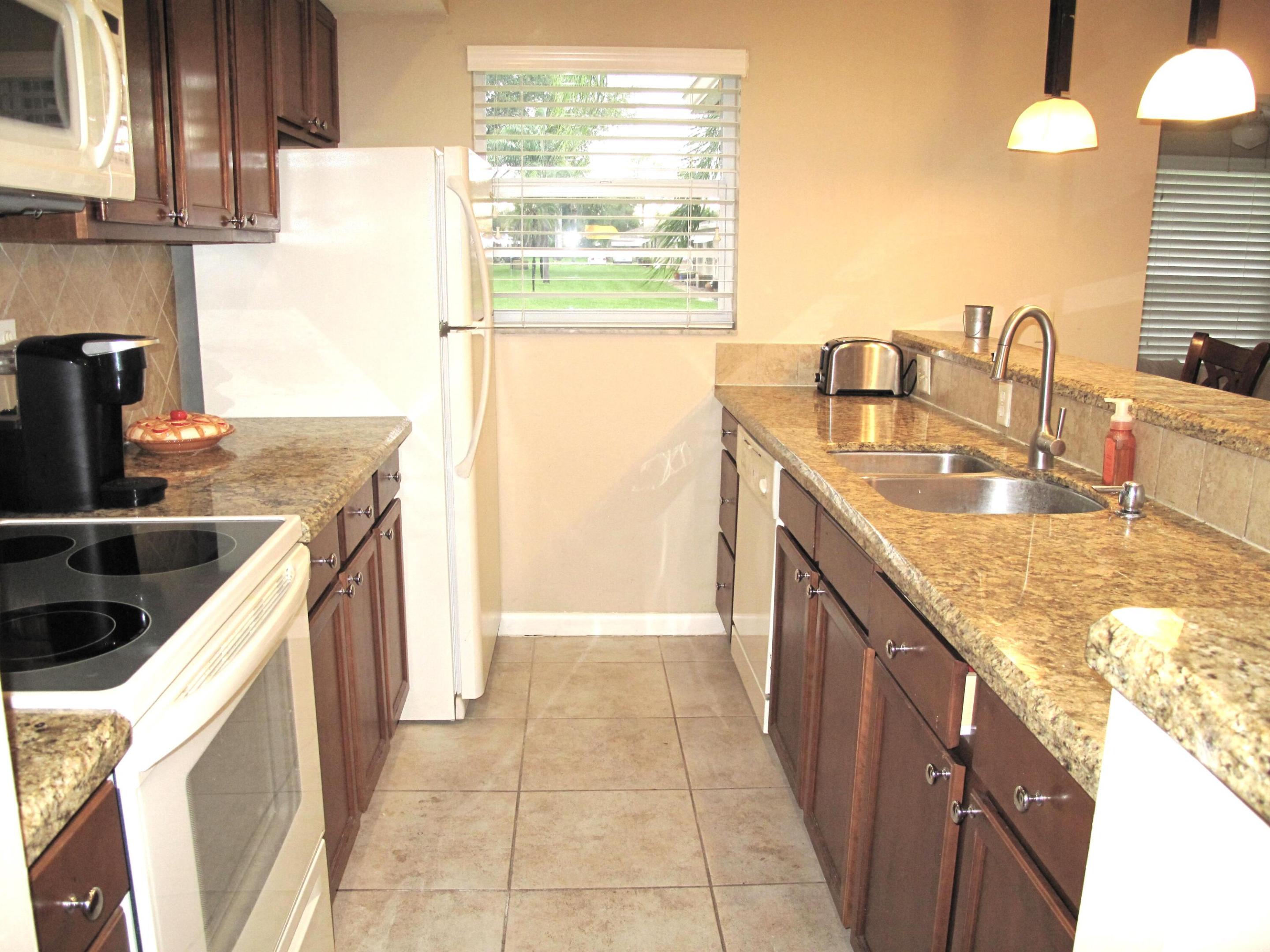 HIGH POINT OF DELRAY SEC 6 CONDO - Residential