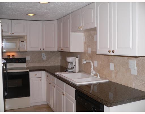 Boca Bayou Condo 01-04 - Residential Lease