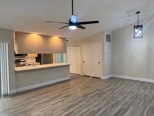 OAKS-SUNTERRACE 3 - Residential Lease