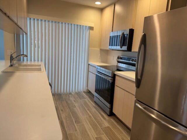 OAKS-SUNTERRACE 3 - Residential Lease