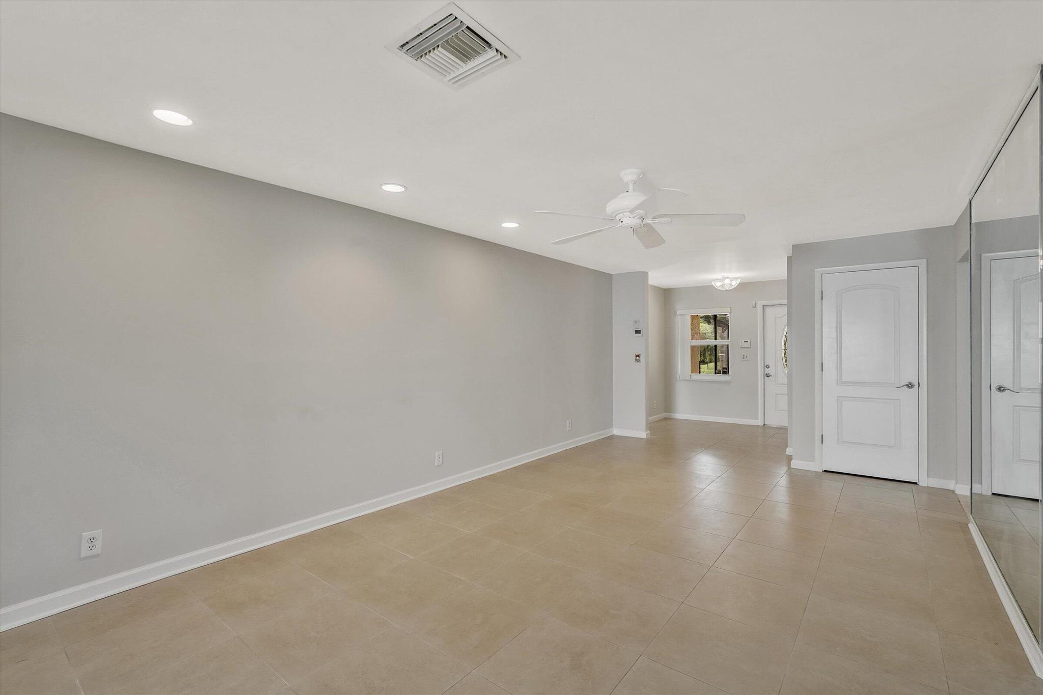 DELRAY VILLAS 4 - Residential