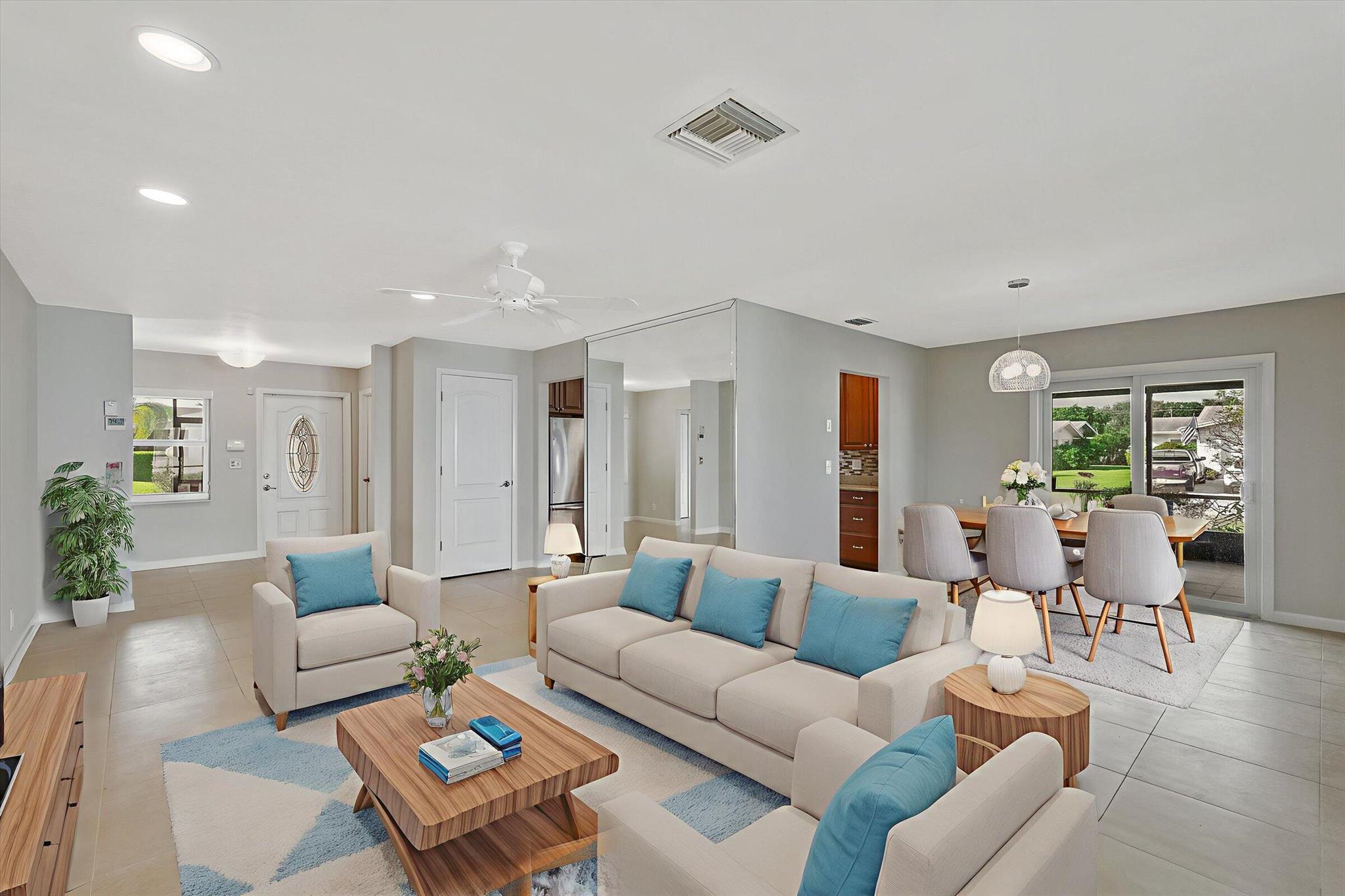 DELRAY VILLAS 4 - Residential