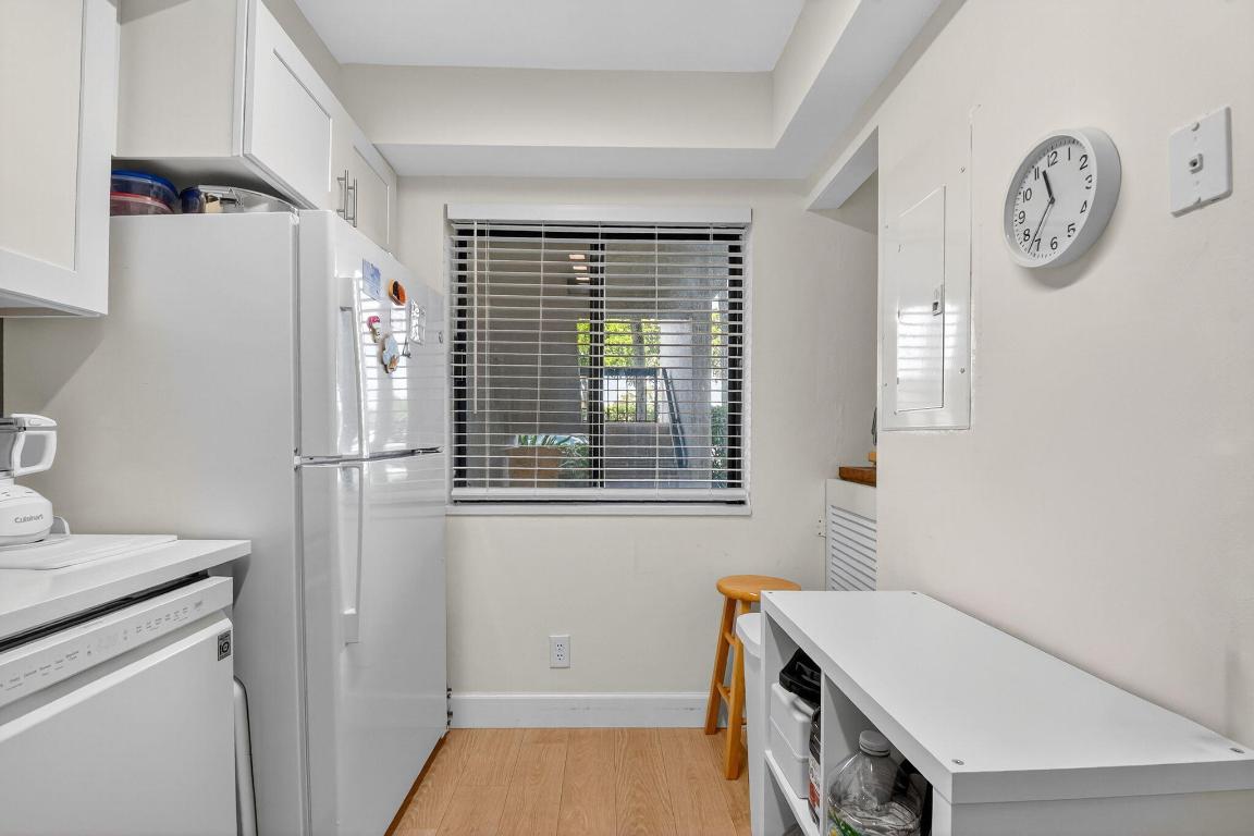 LANDS OF THE PRESIDENT CONDO 8 - Residential