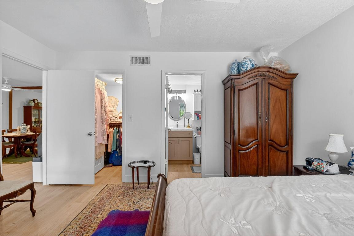 LANDS OF THE PRESIDENT CONDO 8 - Residential