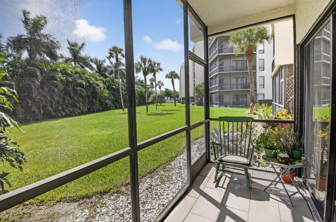 LANDS OF THE PRESIDENT CONDO 8 - Residential