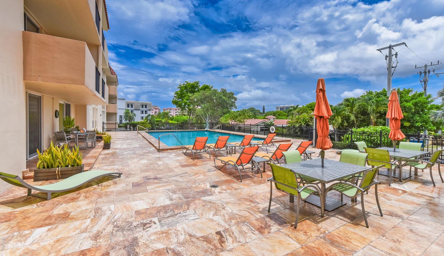 1000 Spanish River Road 4s, Boca Raton, FL, 33432/$379,000 2 1000 Spanish River Road 4s
