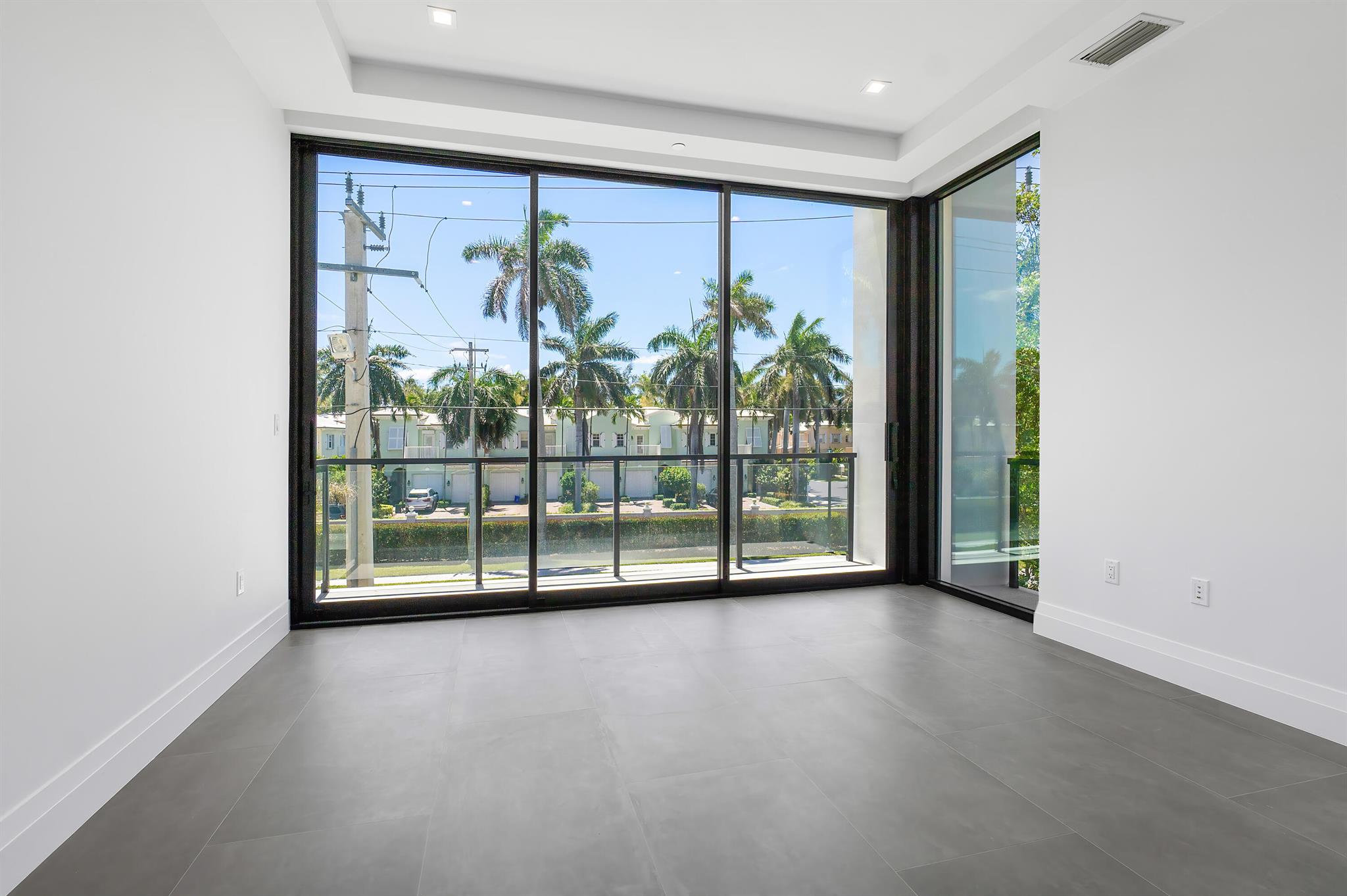 1177 MODERNE - Residential