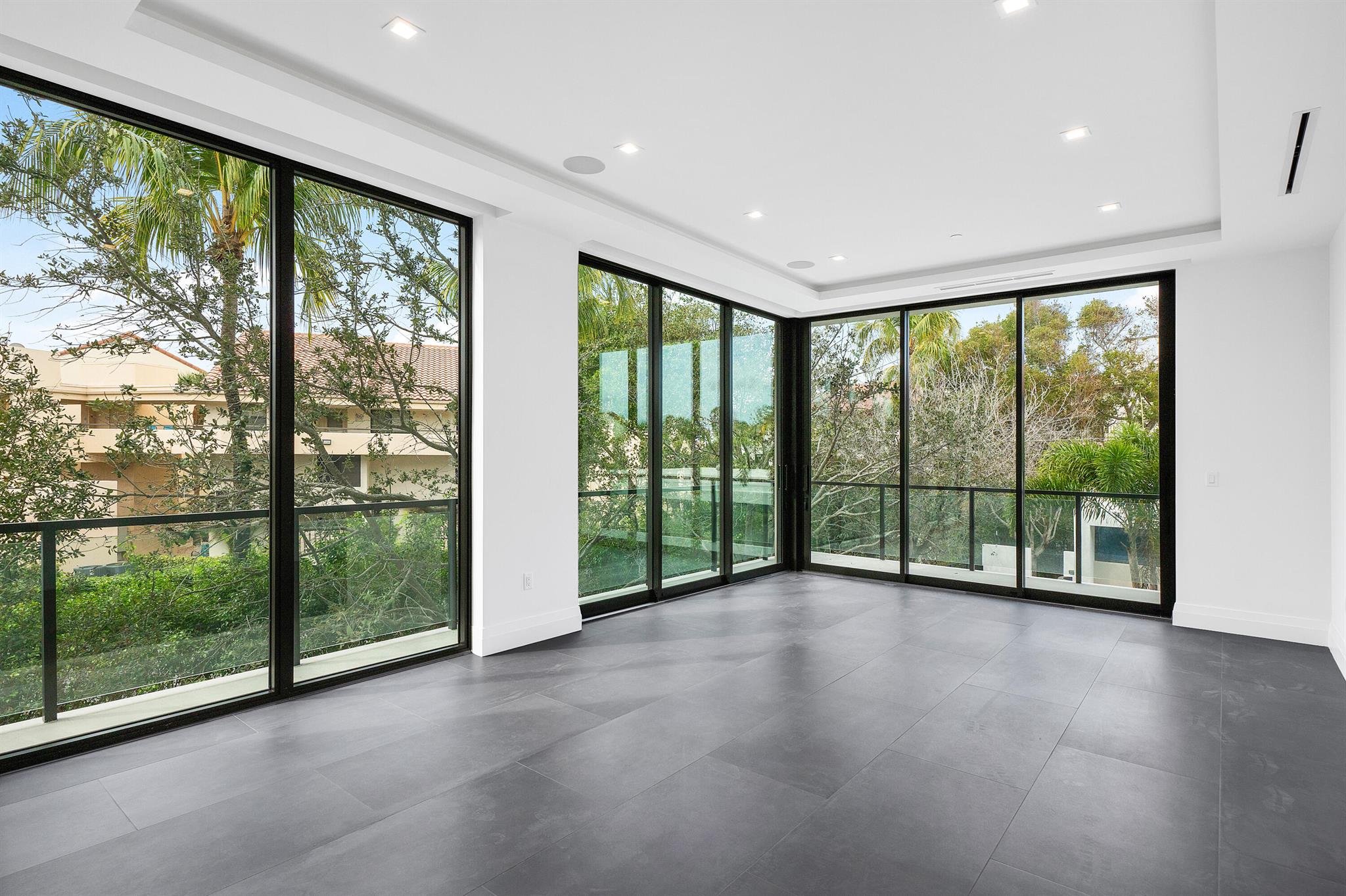 1177 MODERNE - Residential