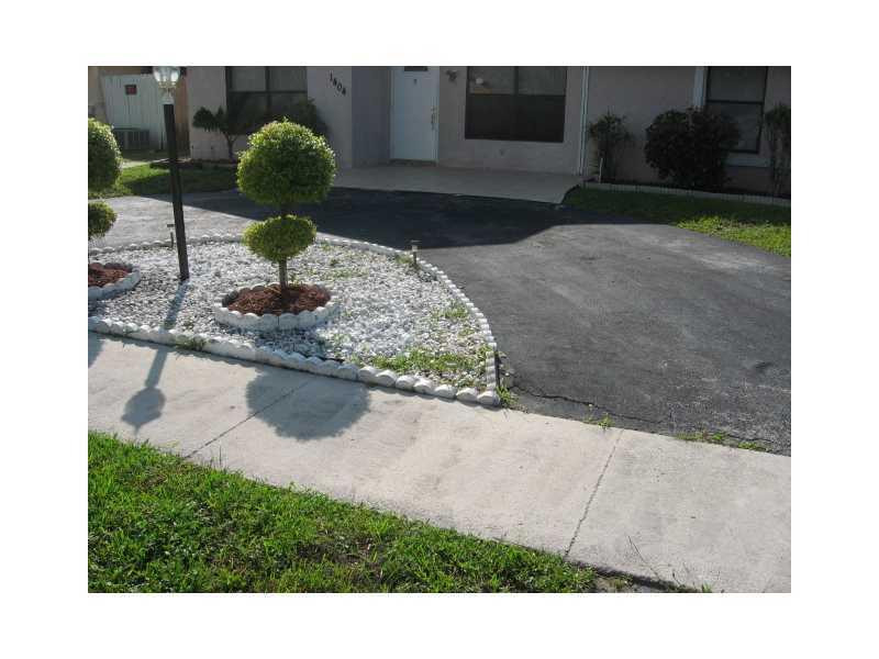NORTH LAUDERDALE VILLAGE - Residential Lease