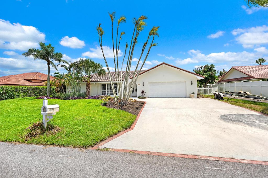 Photo of 8422 SE Royal Street, Hobe Sound, FL 33455 (MLS # B26043665)