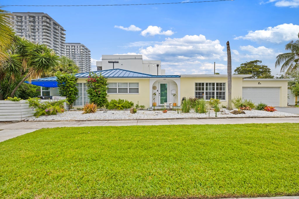 Photo of 400 45TH Street, West Palm Beach, FL 33407 (MLS # B26061020)