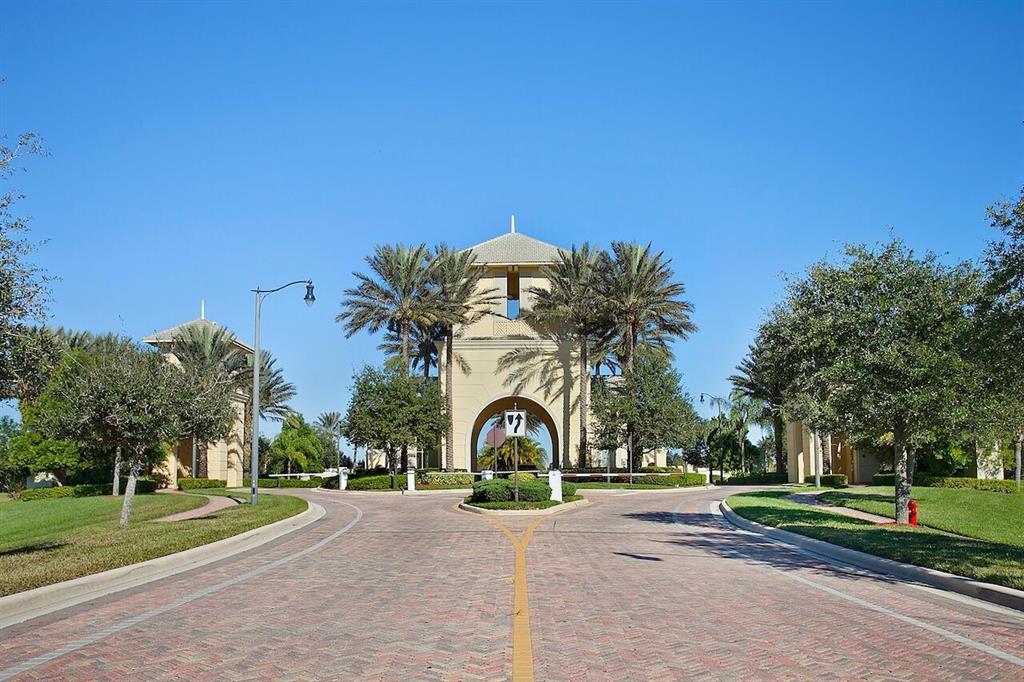 TRADITION - Residential Lease