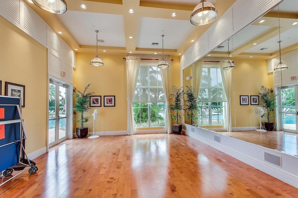 TRADITION - Residential Lease