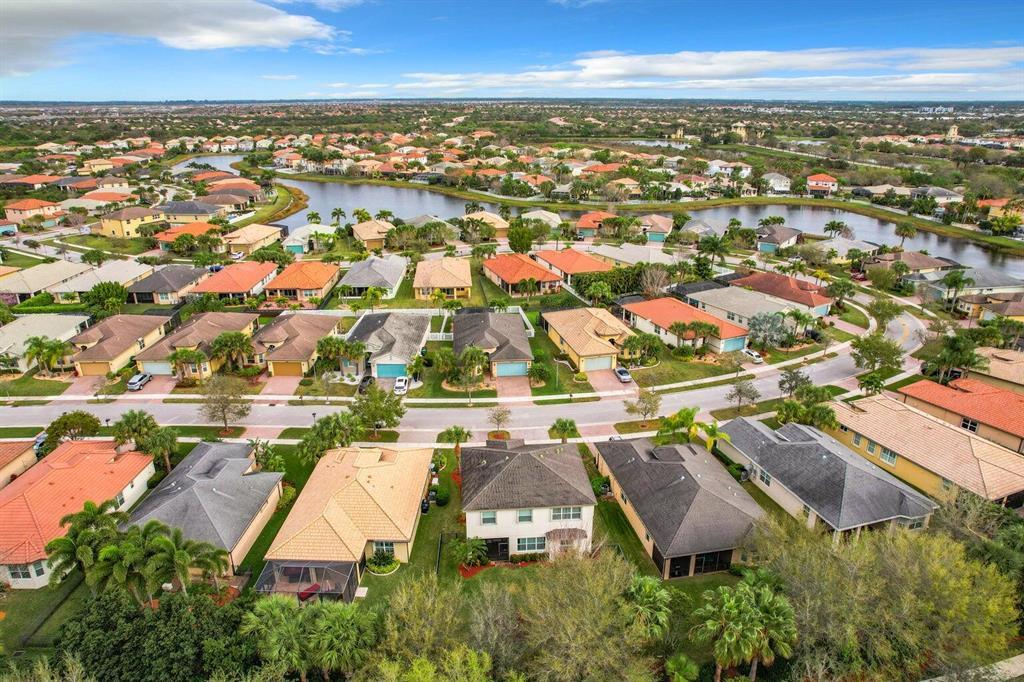 TRADITION - Residential Lease