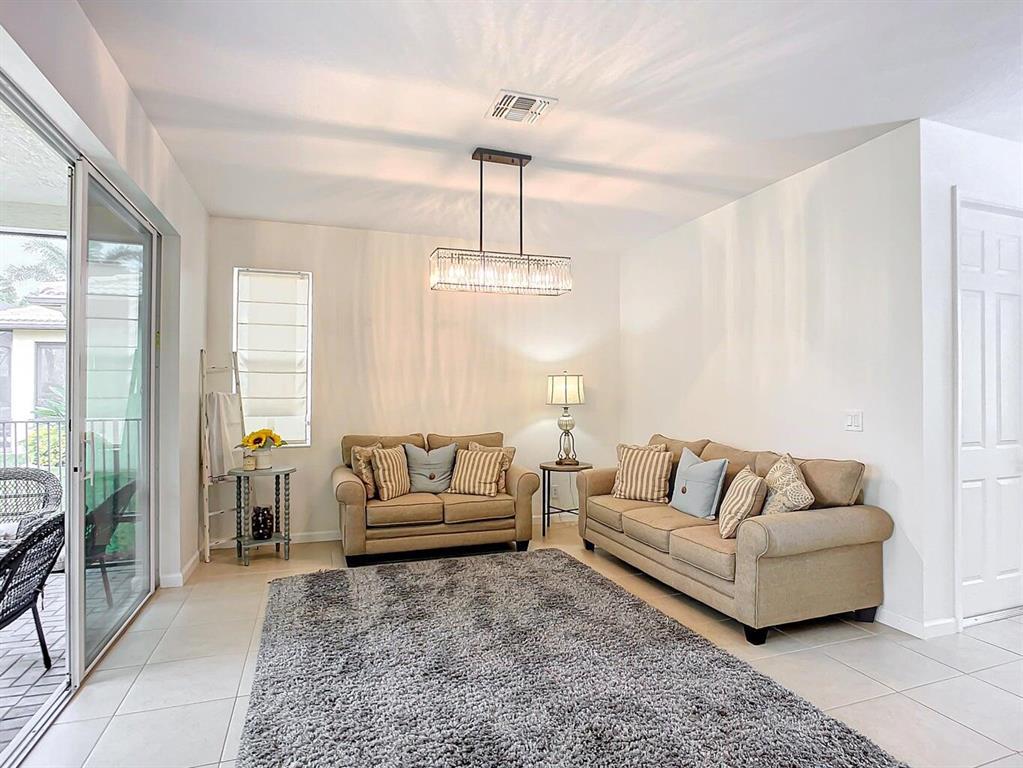 TRADITION - Residential Lease