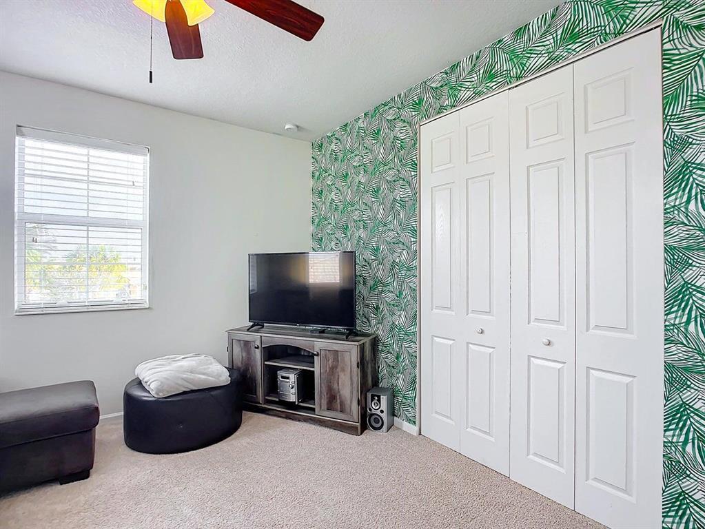 TRADITION - Residential Lease