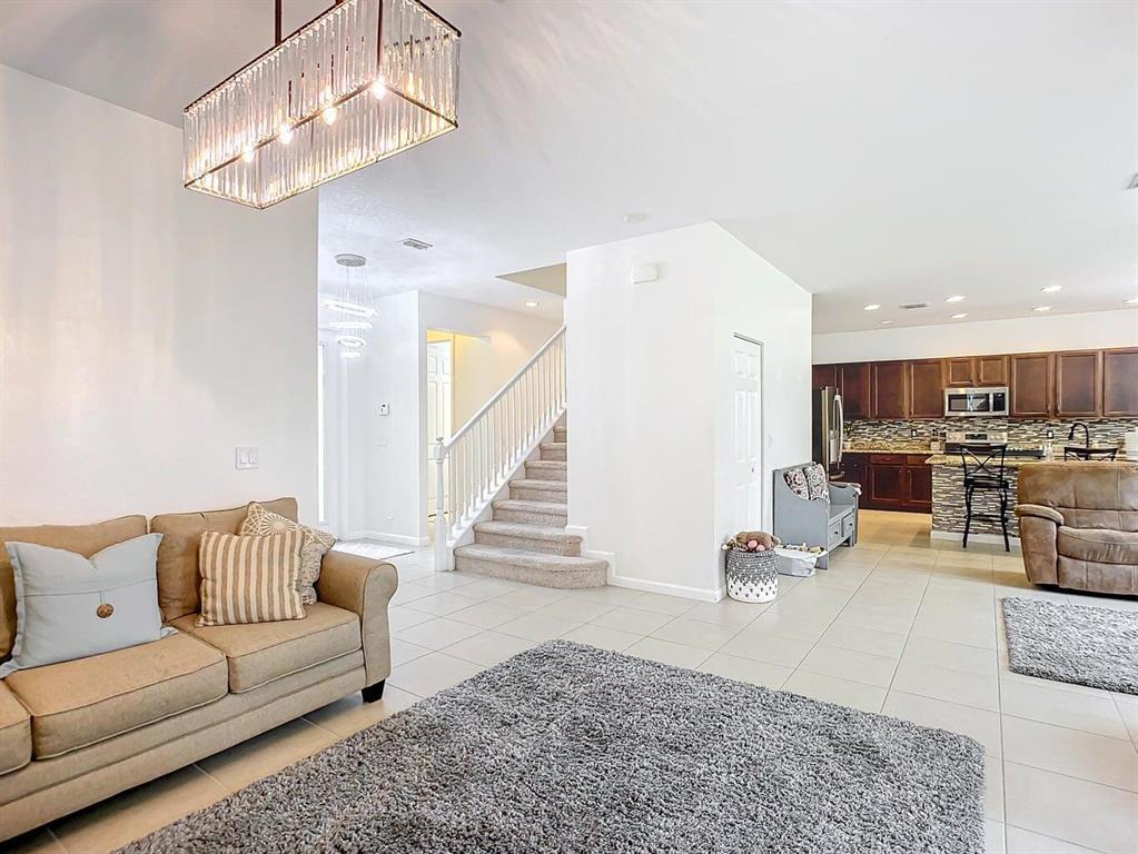 TRADITION - Residential Lease