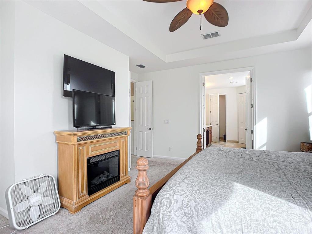 TRADITION - Residential Lease