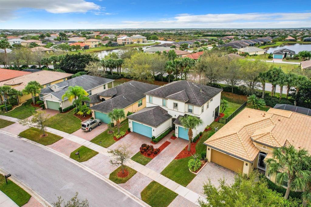 TRADITION - Residential Lease