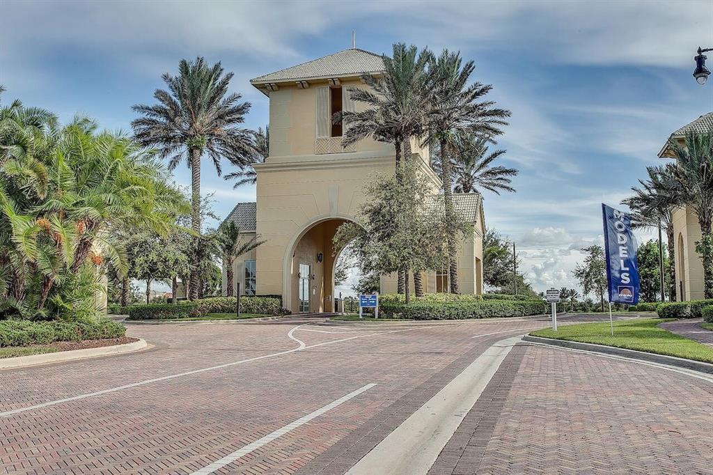 TRADITION - Residential Lease
