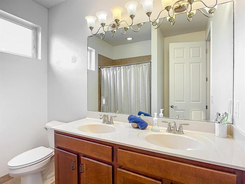 TRADITION - Residential Lease