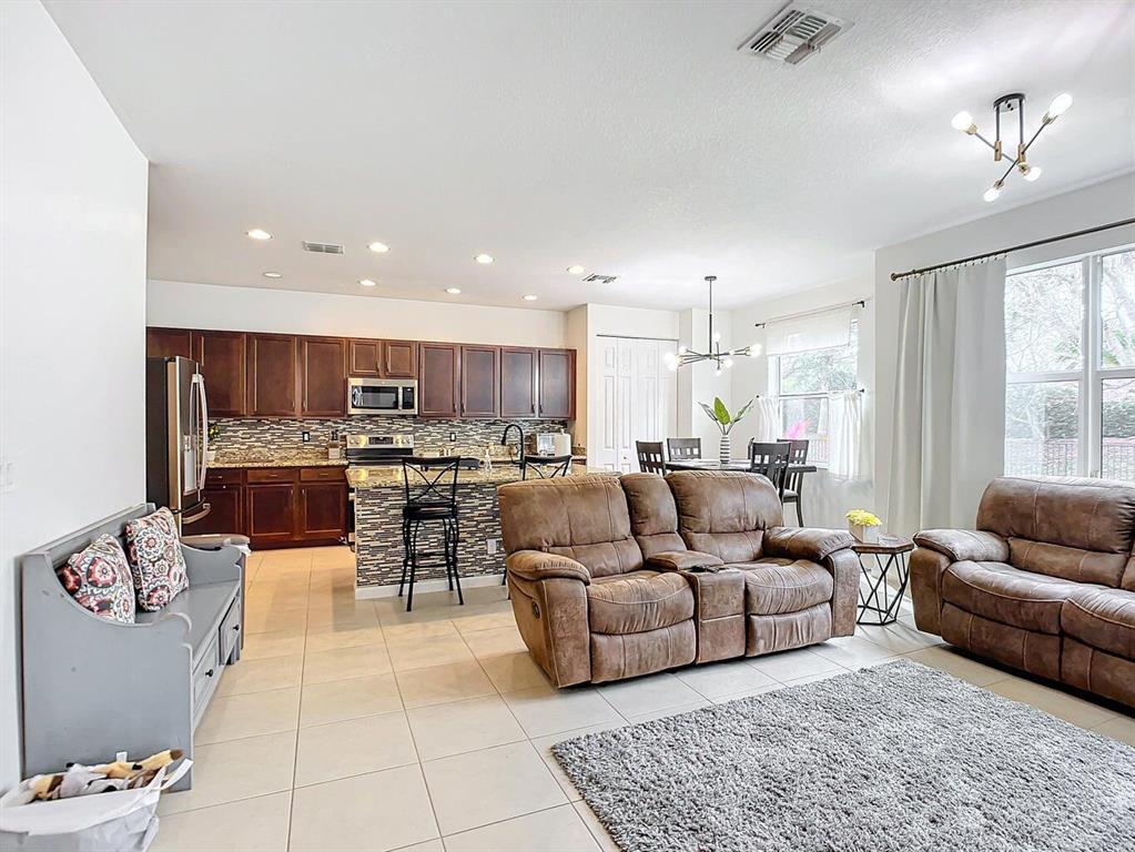 TRADITION - Residential Lease