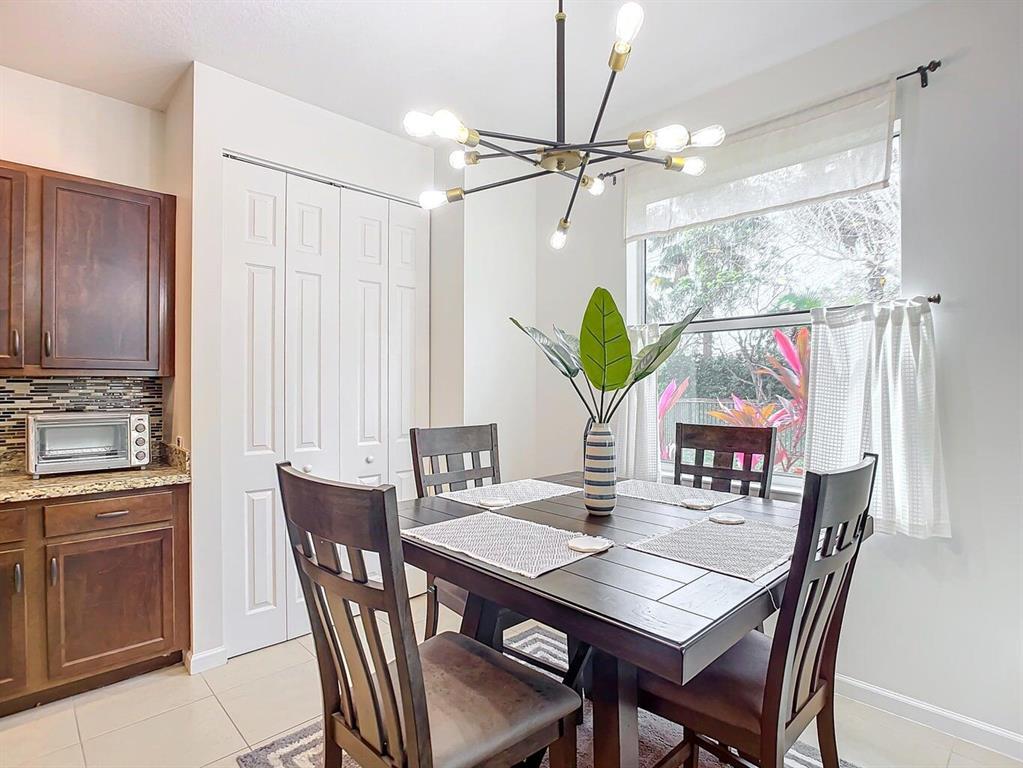 TRADITION - Residential Lease