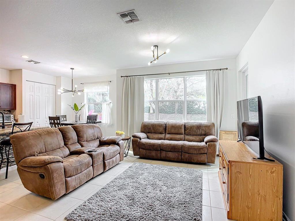 TRADITION - Residential Lease