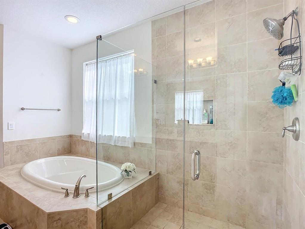 TRADITION - Residential Lease
