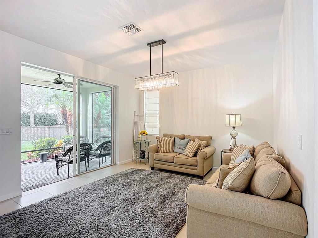 TRADITION - Residential Lease