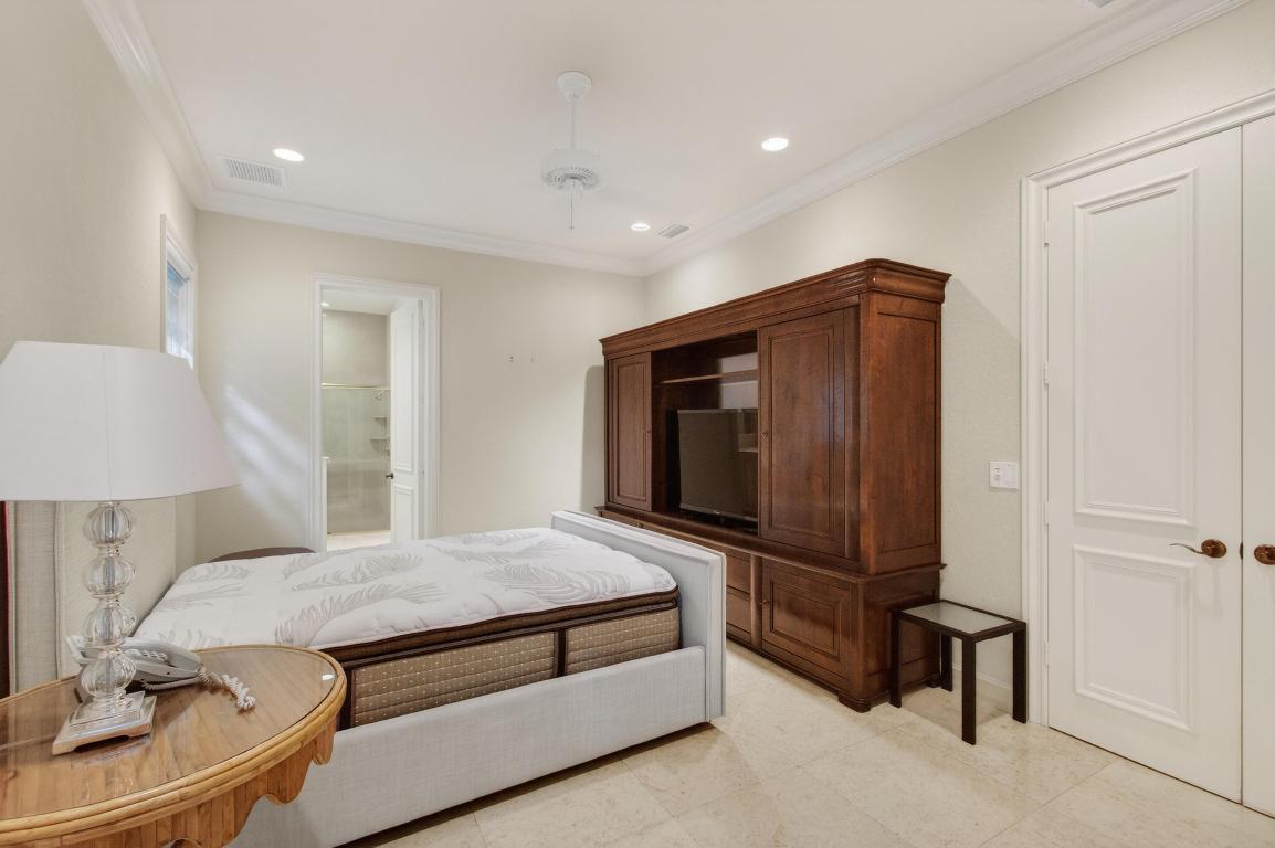 MIZNER LAKE ESTATES - Residential Lease