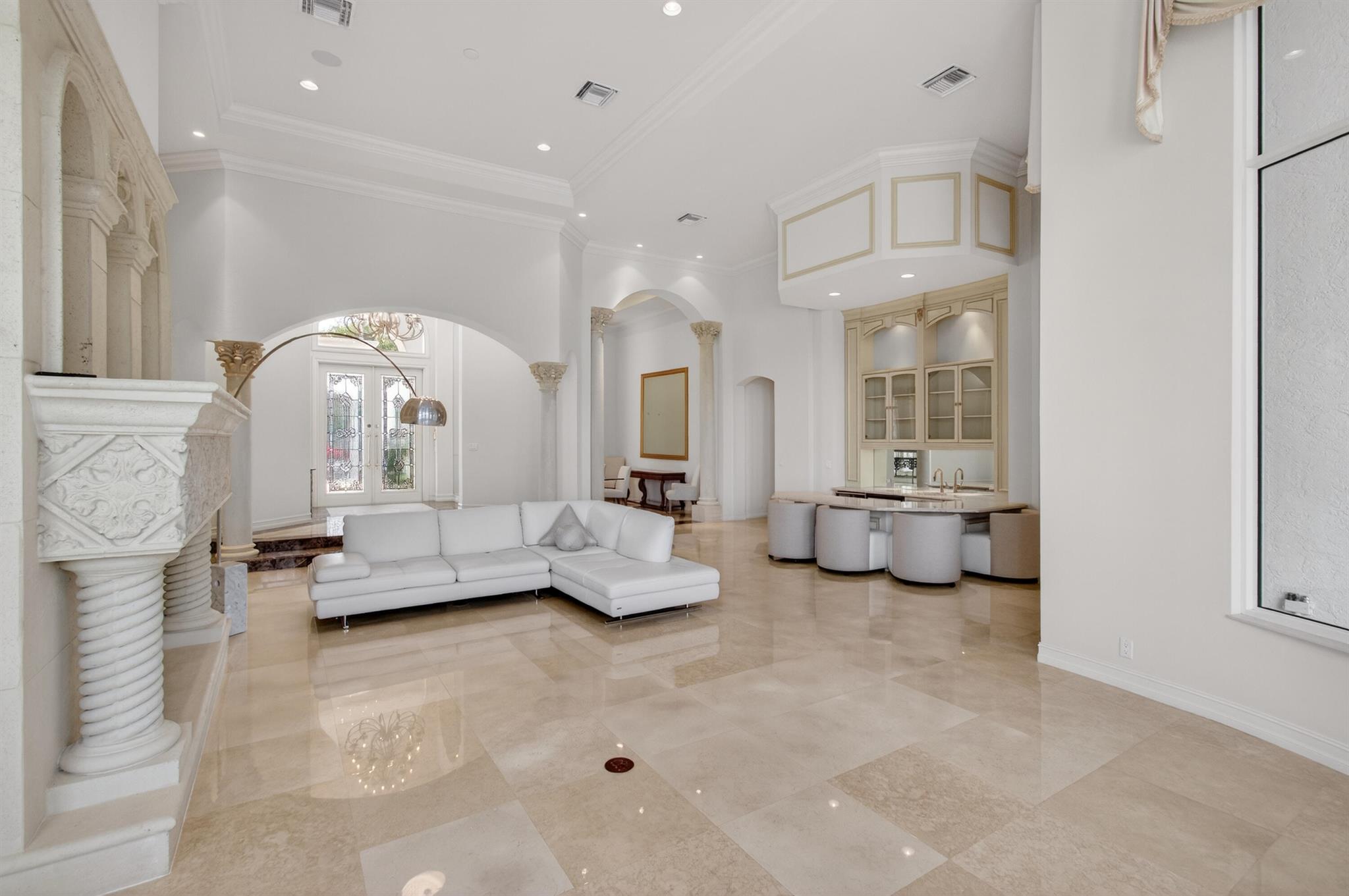 MIZNER LAKE ESTATES - Residential Lease