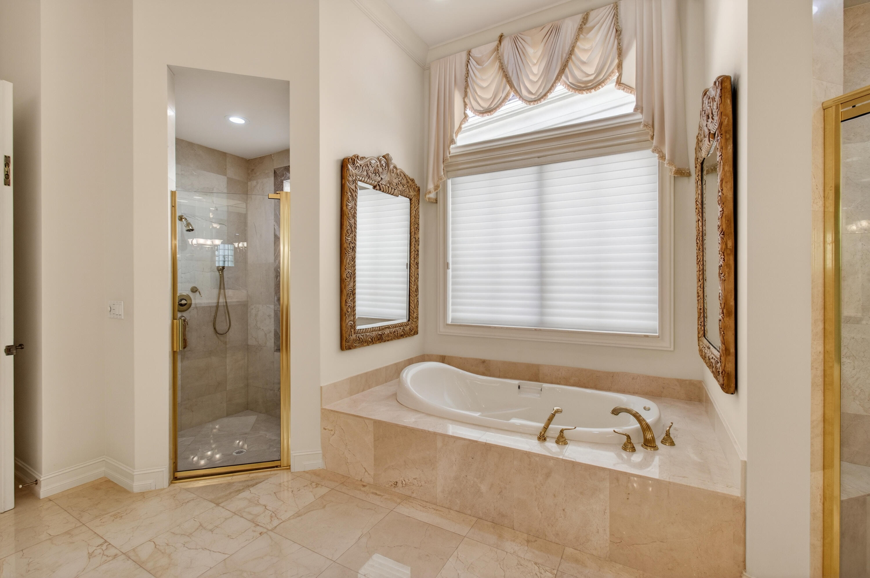 MIZNER LAKE ESTATES - Residential Lease