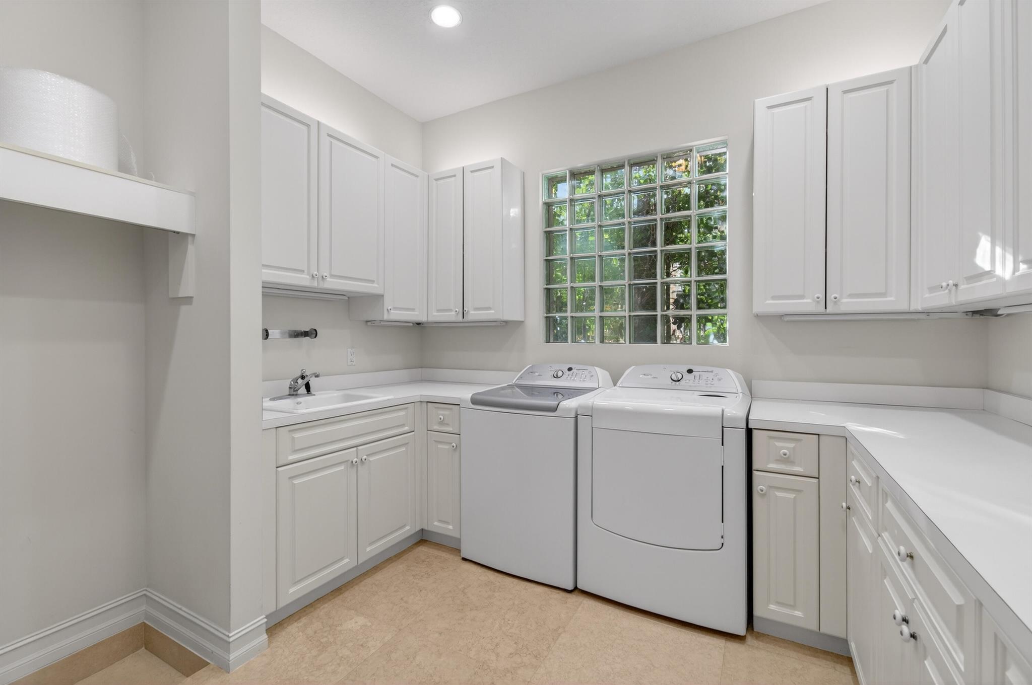 MIZNER LAKE ESTATES - Residential Lease